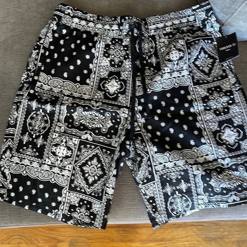 Forever 21 Mens Black and White Bandana Shorts Size L